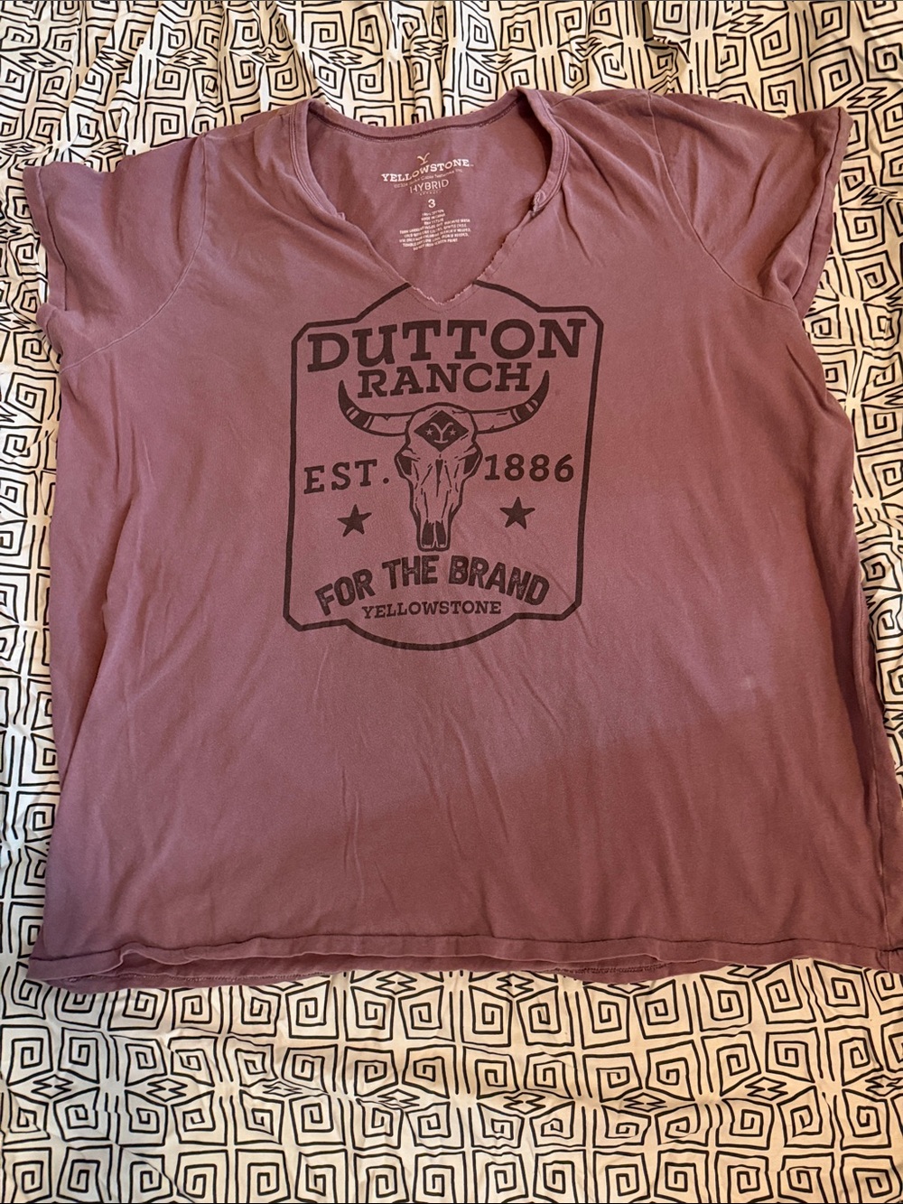 Yellowstone Dutton Ranch Short Sleeve Tee - Mauve